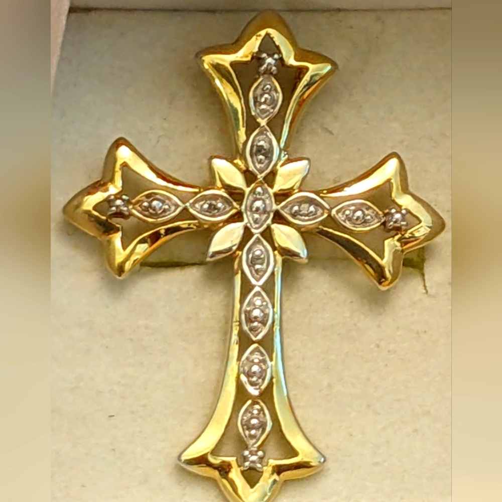 Gold Diamond Cross Pendant